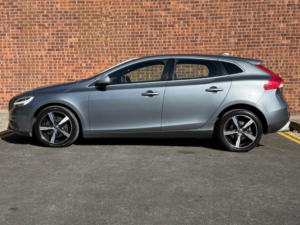 2017 Volvo V40 2.0 T2 R-Design Euro 6 (s/s) 5dr in Grey — image 6