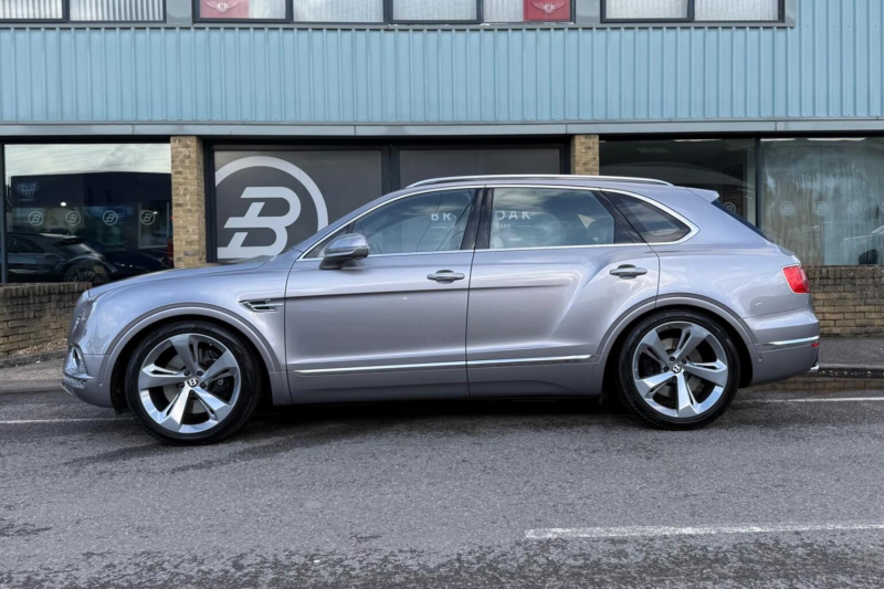 2019 Bentley Bentayga 4.0 V8 Auto 4WD Euro 6 (s/s) 5dr in Grey — image 1