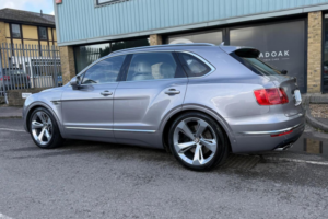 2019 Bentley Bentayga 4.0 V8 Auto 4WD Euro 6 (s/s) 5dr in Grey — image 3