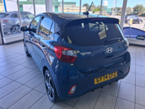 2024 Hyundai I10 1.2 I10 Premium 1.2 79ps AMT My25 in Blue — image 3