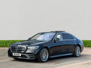 2022 Mercedes-Benz S-Class 3.0 S500lh Mhev Amg Line (premium Plus, Executive) Saloon 4dr Petrol Hybrid G-Tronic+ 4matic Euro 6 (s/s) (435 Ps) in Black — image 3