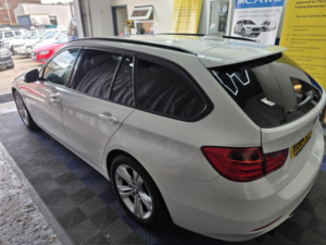 2014 BMW 3 Series 2.0 318d Sport Touring Euro 5 (s/s) 5dr in White — image 4