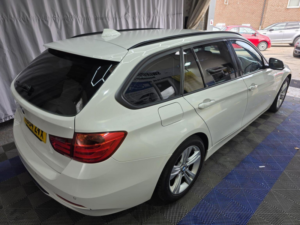 2014 BMW 3 Series 2.0 318d Sport Touring Euro 5 (s/s) 5dr in White — image 6