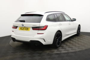 2021 BMW 3 Series 2.0 330e 12kwh M Sport Touring 5dr Petrol Plug-In Hybrid Auto Euro 6 (s/s) (292 Ps) in White — image 5