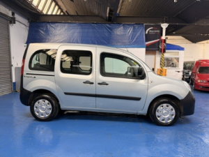 2011 Renault Kangoo 1.6 16v Extreme in Grey — image 5