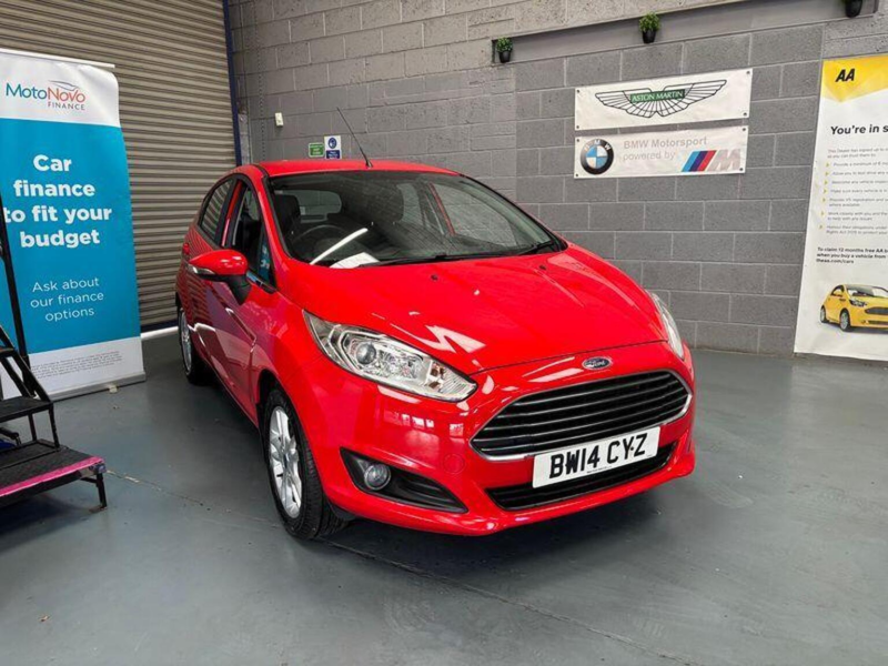2014 Ford Fiesta 1.25 Zetec Euro 5 5dr in Red — image 1