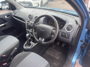 2010 Ford Fusion 1.6 Tdci Titanium 5dr in Blue — image 3