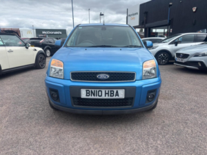 2010 Ford Fusion 1.6 Tdci Titanium 5dr in Blue — image 6