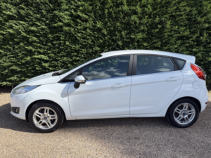 2014 Ford Fiesta 1.0 T Ecoboost Zetec in White — image 2
