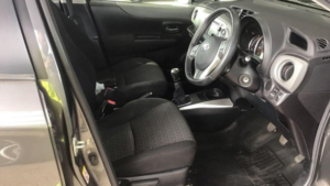 2014 Toyota Yaris 1.33 Dual Vvt-I Icon Plus Euro 5 5dr in Grey — image 2