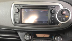 2014 Toyota Yaris 1.33 Dual Vvt-I Icon Plus Euro 5 5dr in Grey — image 4