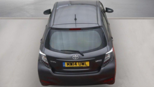 2014 Toyota Yaris 1.33 Dual Vvt-I Icon Plus Euro 5 5dr in Grey — image 5