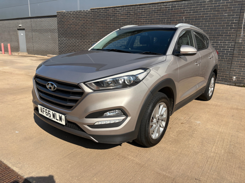2016 Hyundai Tucson 1.7 Crdi Blue Drive Se SUV 5dr Diesel Manual Euro 6 (s/s) (116 Ps) in White — image 1