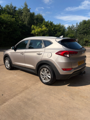 2016 Hyundai Tucson 1.7 Crdi Blue Drive Se SUV 5dr Diesel Manual Euro 6 (s/s) (116 Ps) in White — image 3
