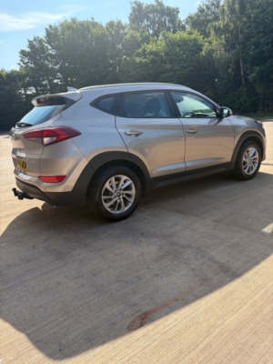 2016 Hyundai Tucson 1.7 Crdi Blue Drive Se SUV 5dr Diesel Manual Euro 6 (s/s) (116 Ps) in White — image 6