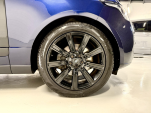 2017 Land Rover Range Rover 3.0 Td V6 Vogue in Blue — image 4