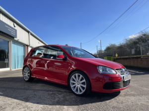 2006 Volkswagen Golf 3.2 V6 R32 in Red — image 2
