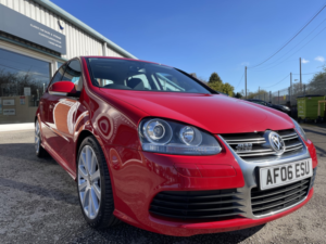2006 Volkswagen Golf 3.2 V6 R32 in Red — image 4