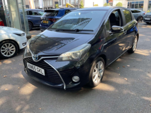 2015 Toyota Yaris 1.5 Vvt-H Sport E-CVT Euro 6 5dr in Black — image 2