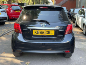 2015 Toyota Yaris 1.5 Vvt-H Sport E-CVT Euro 6 5dr in Black — image 4