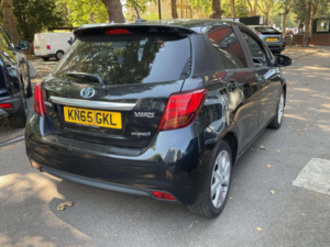 2015 Toyota Yaris 1.5 Vvt-H Sport E-CVT Euro 6 5dr in Black — image 5