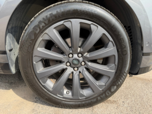 2018 Land Rover Range Rover Velar 2.0 D240 R-Dynamic Se SUV 5dr Diesel Auto 4WD Euro 6 (s/s) (240 Ps) in Grey — image 4