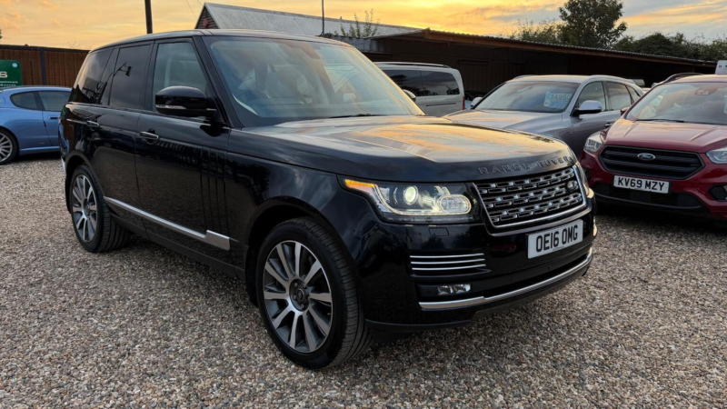 2016 Land Rover Range Rover 4.4 Sd V8 Autobiography Auto 4WD Euro 6 (s/s) 5dr in Black — image 1