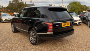 2016 Land Rover Range Rover 4.4 Sd V8 Autobiography Auto 4WD Euro 6 (s/s) 5dr in Black — image 4