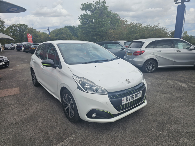 2016 Peugeot 208 1.2 Puretech Xs Lime in White — image 1