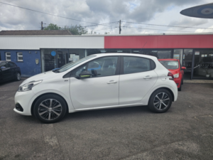 2016 Peugeot 208 1.2 Puretech Xs Lime in White — image 2