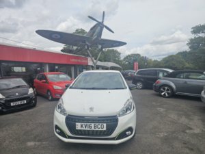 2016 Peugeot 208 1.2 Puretech Xs Lime in White — image 4