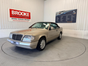 1996 Mercedes-Benz E Class 2.2 E220 Cabriolet 2dr in Silver — image 3