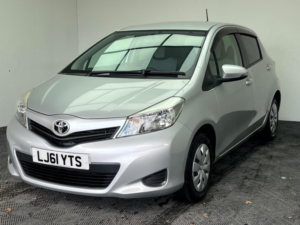 2011 Toyota Yaris 1.33 Dual Vvt-I Tr Multidrive S Euro 5 5dr in Silver — image 3