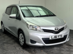 2011 Toyota Yaris 1.33 Dual Vvt-I Tr Multidrive S Euro 5 5dr in Silver — image 5