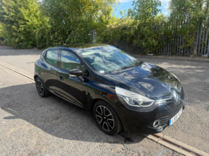 2015 Renault Clio 0.9 Tce Dynamique Medianav Euro 5 (s/s) 5dr in Black — image 3