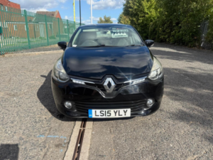2015 Renault Clio 0.9 Tce Dynamique Medianav Euro 5 (s/s) 5dr in Black — image 4