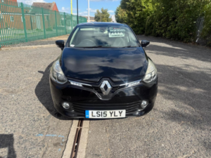 2015 Renault Clio 0.9 Tce Dynamique Medianav Euro 5 (s/s) 5dr in Black — image 5