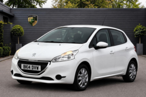 2014 Peugeot 208 1.0 Vti Access+ Euro 5 5dr in White — image 5