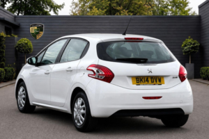 2014 Peugeot 208 1.0 Vti Access+ Euro 5 5dr in White — image 6