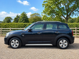2022 MINI Countryman 1.5 Countryman Cooper Classic in Black — image 6