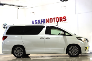 2013 Toyota Alphard 2.4l Petrol Automatic (s/s) 7str in White — image 2