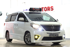 2013 Toyota Alphard 2.4l Petrol Automatic (s/s) 7str in White — image 6