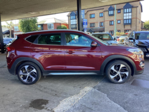 2016 Hyundai Tucson 2.0 Crdi Premium Auto 4WD Euro 6 5dr in Red — image 3