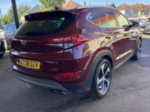 2016 Hyundai Tucson 2.0 Crdi Premium Auto 4WD Euro 6 5dr in Red — image 5