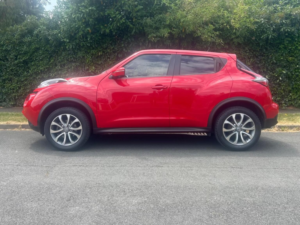 2016 Nissan Juke 1.6 Tekna Xtron Euro 6 5dr in Red — image 2