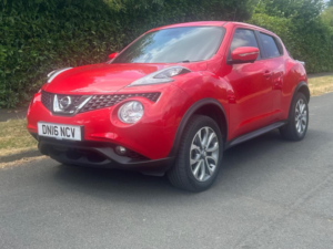 2016 Nissan Juke 1.6 Tekna Xtron Euro 6 5dr in Red — image 5