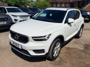 2019 Volvo Xc40 T3 Momentum in White — image 2