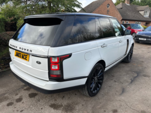 2013 Land Rover Range Rover 4.4 Sd V8 Vogue Se in White — image 5