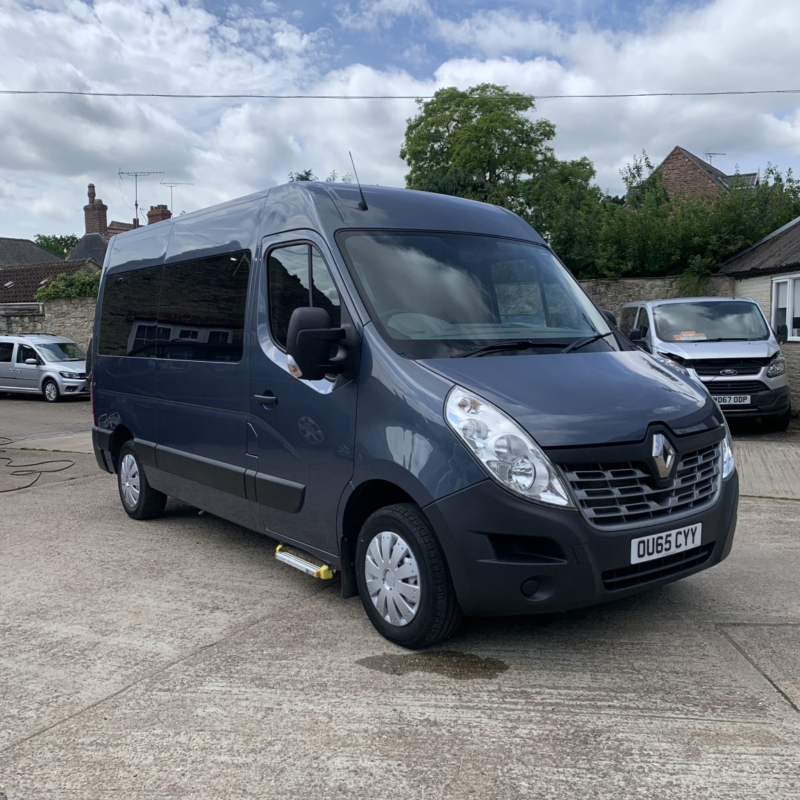 2016 Renault Master 2.3 Fwd Mm33 Dci 125 Quickshift6 Business in Blue — image 1