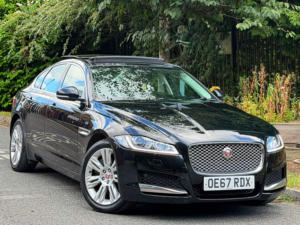 2017 Jaguar Xf 2.0d Portfolio Saloon 4dr Diesel Auto AWD Euro 6 (s/s) (240 Ps) in Black — image 5